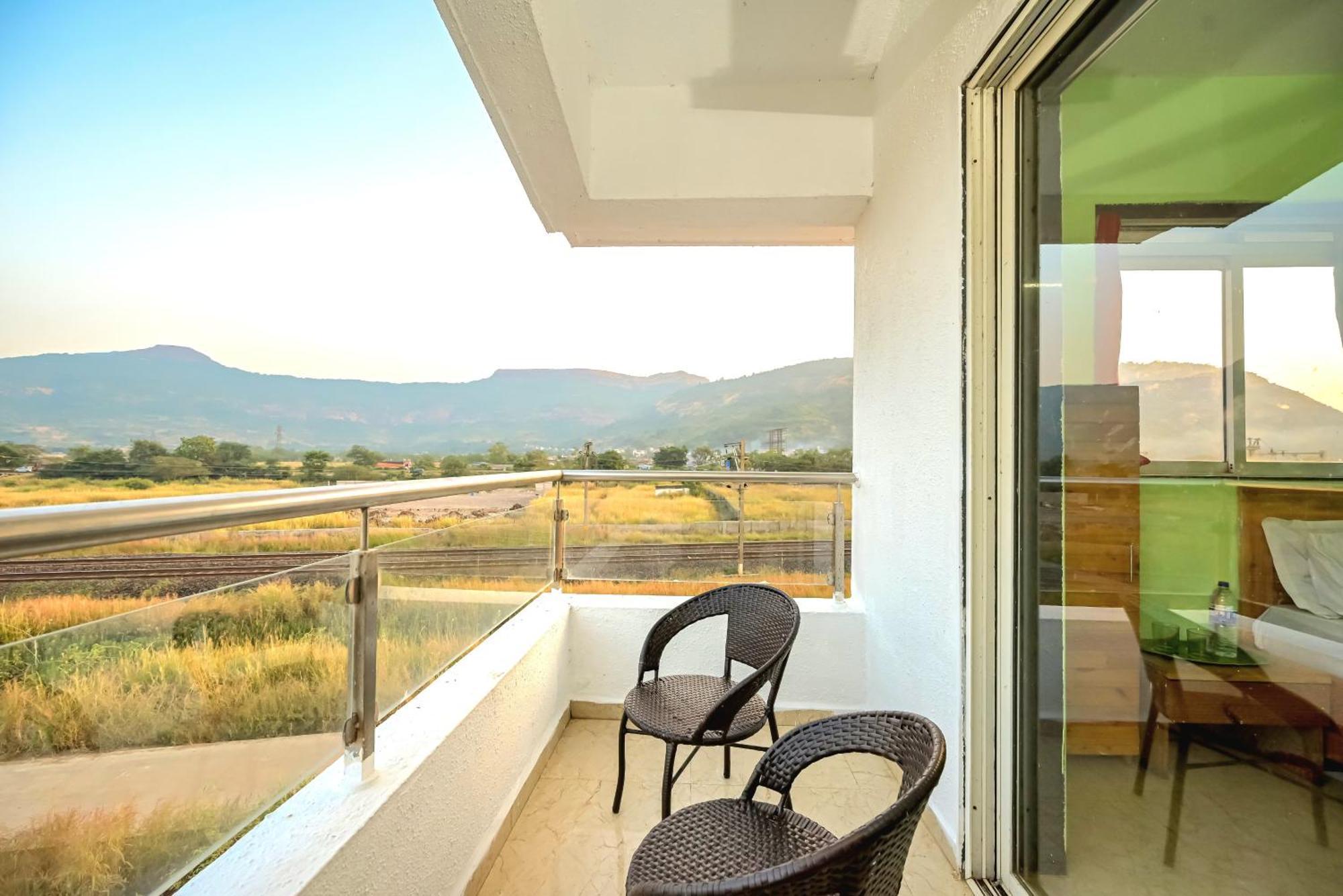 Empyrean Stay II 6Bhk Big Daddy Villa Ll Ac II Pvt Pool II Terrace View II Lux Lonavala Ngoại thất bức ảnh